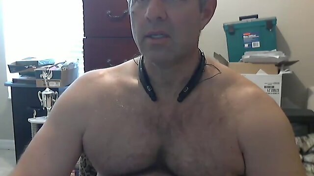 Old Daddy Bear`s Horny HD Masturbation: Ready to Sweat!