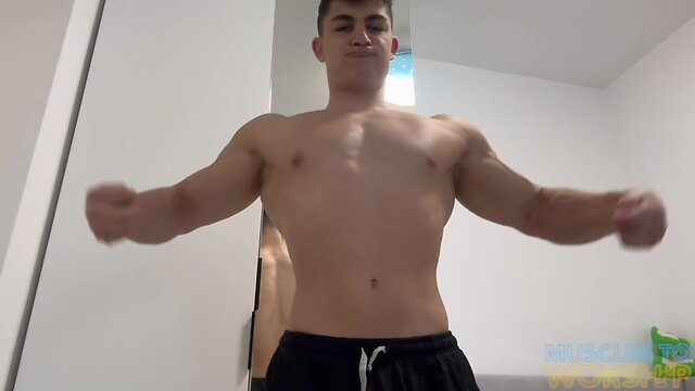 Muscle-bound 19-year-old shows off his natural